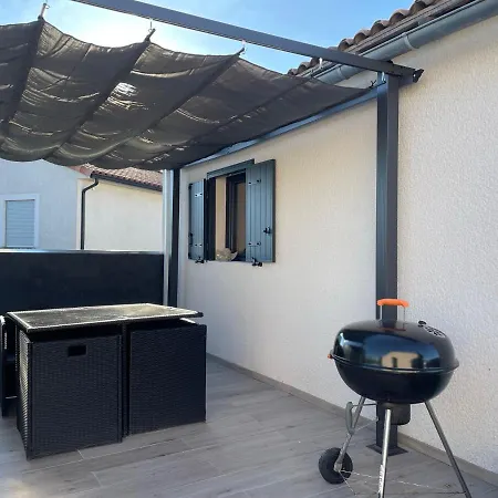 Petite Maison En Pleine Campagne *