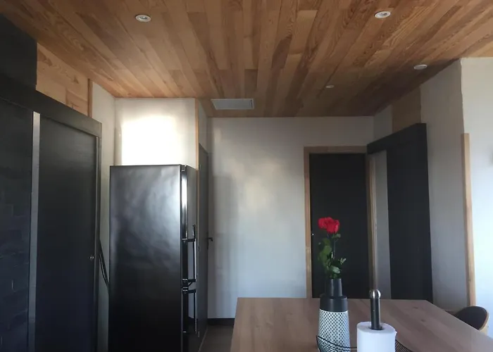 Petite Maison En Pleine Campagne *