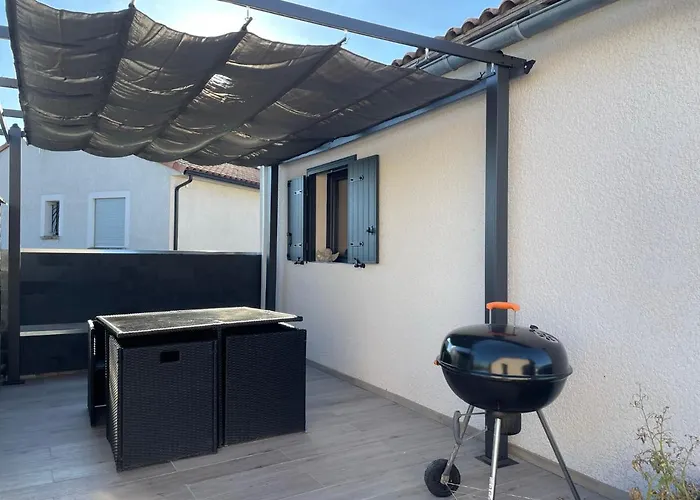 Petite Maison En Pleine Campagne *