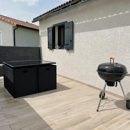 別荘 Petite Maison En Pleine Campagne Labastide-Gabausse